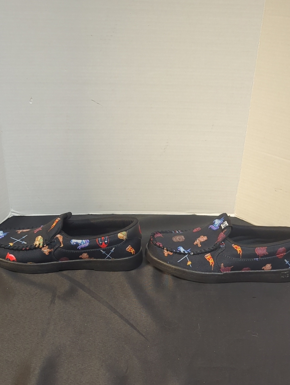 Deadpool DC Slip On Shoes 9.5 Men's - Picture 2 of 7